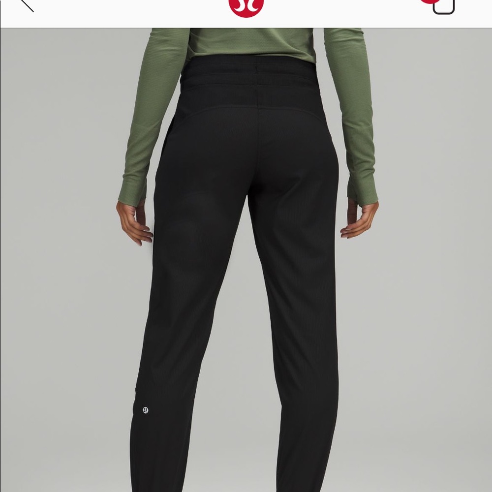 size 6 mid rise lulu joggers barely worn